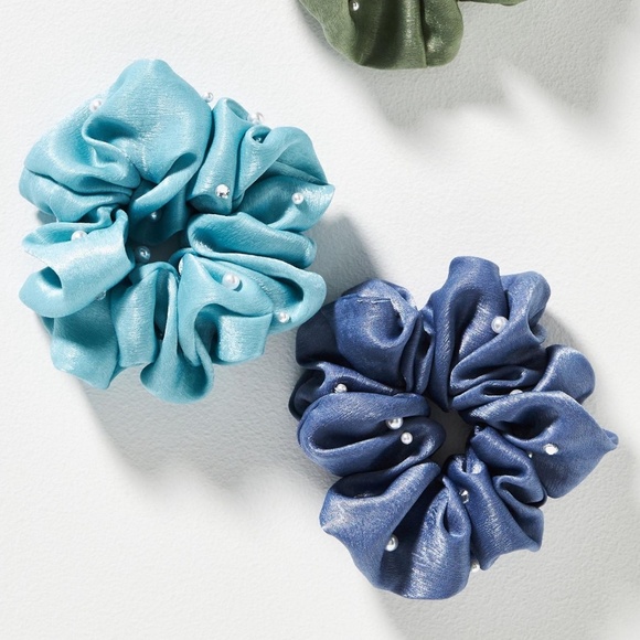 NWT Anthropologie Pearl Embellished Scrunchies Set of 3 - Picture 2 of 3
